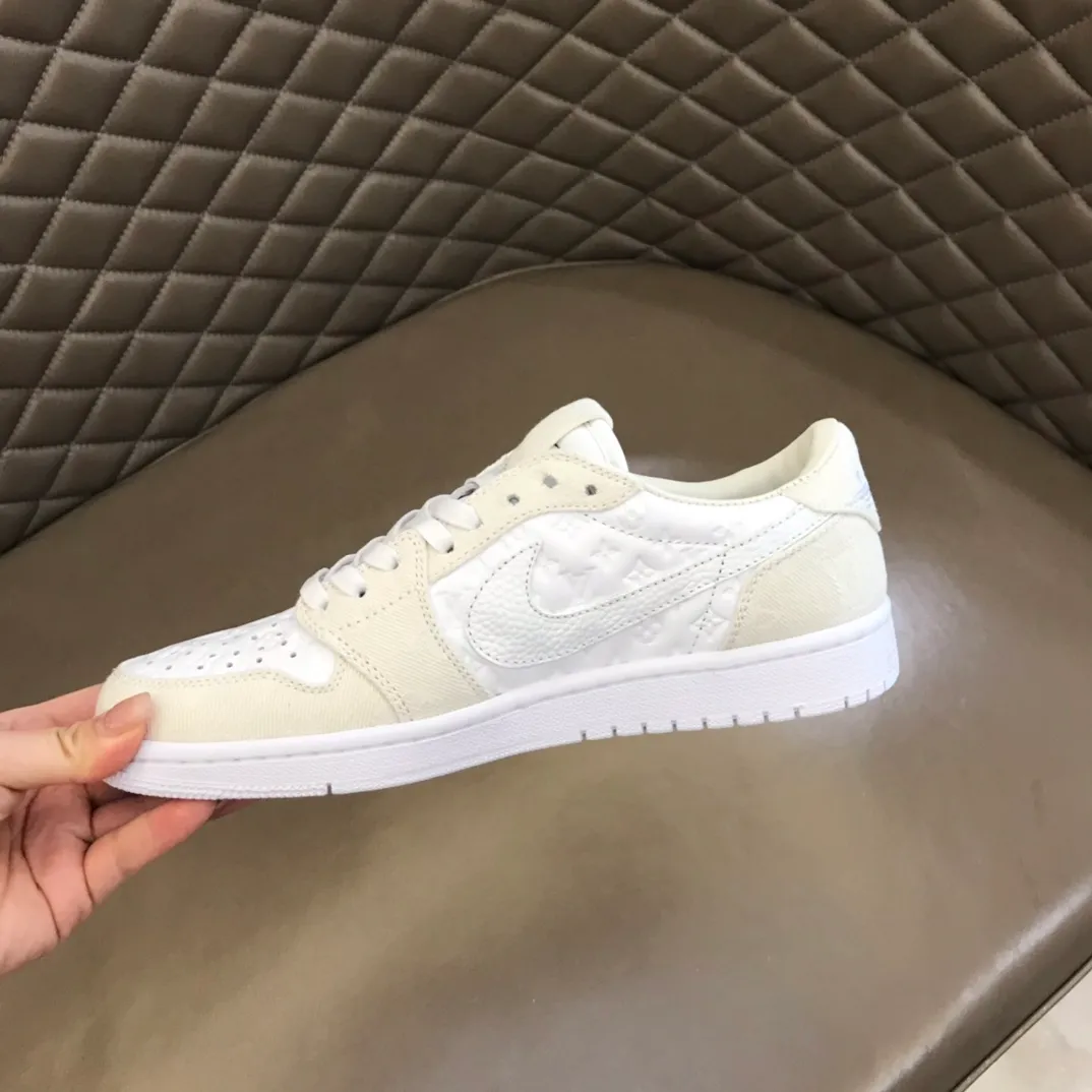 Men's shoes 💰p440 "*OUIS *UITTO* Nike" new original drawer box, co-branded low-top casual sneakers, this sneaker is completely made of denim canvas splicing leather, decorated with Louis Vuitton's iconic monogram and Damierl pattern with natural cowhide piping. The upper of this shoe combines LV’s most classic Monogram and Damier elements, giving it a sense of luxury and recognition! Size: 38-45